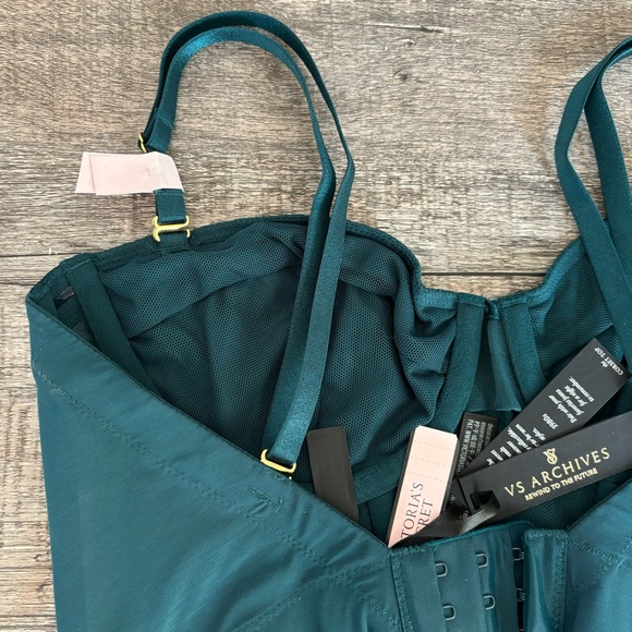 • NWT! [Victoria’s Secret] Boustier • - Picture 7 of 11